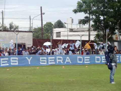 "El Que No Salta se va a la D!! - DefensoresUnidos.com" Barra: La Banda de Villa Fox &bull; Club: CADU