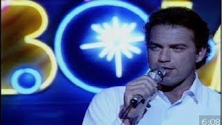 Bertín Osborne canta "Bienvenida a mi vida" en Saque Bola