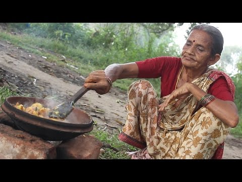 Spicy Potato Recipe in Grandma's Village Style || Country Street Food