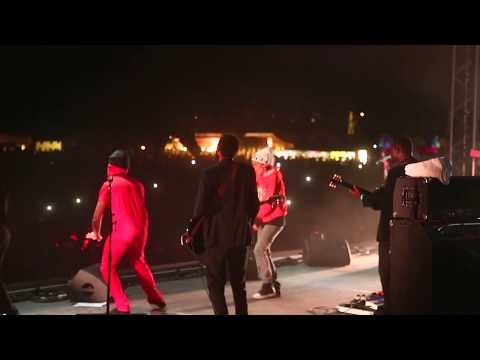 Yaniss Odua  Feat Keny Arkana -  Ecoutez nous (Live)