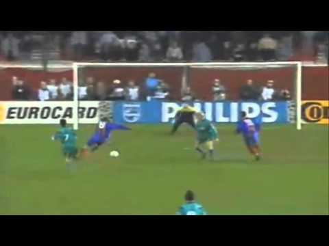 PSG 2-1 FC Barcelone - C1 94-95 - Highlights [HD]