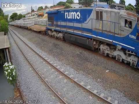 Trem de dormentes deixando o pátio santa ernestina  sp