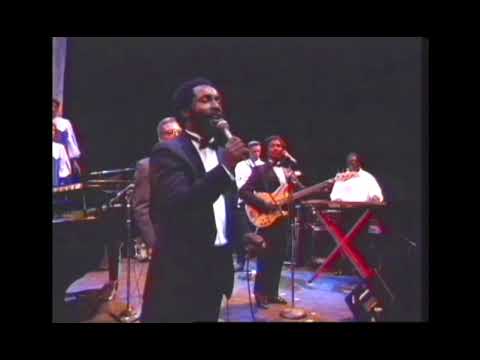 Luther Barnes - He Keeps Me Singing All the Time