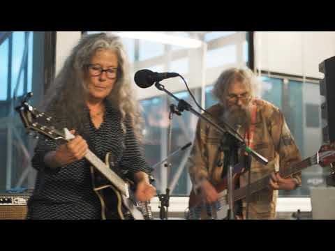 95bFM Friday Live: Francisca Griffin & The Bus Shelter Boys - Martin