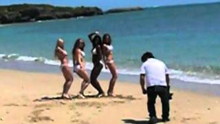 preview picture of video 'HOT Bikini Girls - EXCLUSIVE Dance on the Beach - Ryukyu Is'