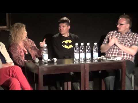 Piotr Sobolczyk na panelu Homo?biografie podczas Queerowego Maja