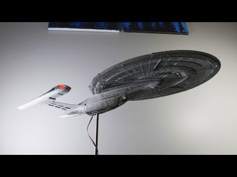 AMT/Round2 USS Enterprise-E NCC-1701-E Model Kit