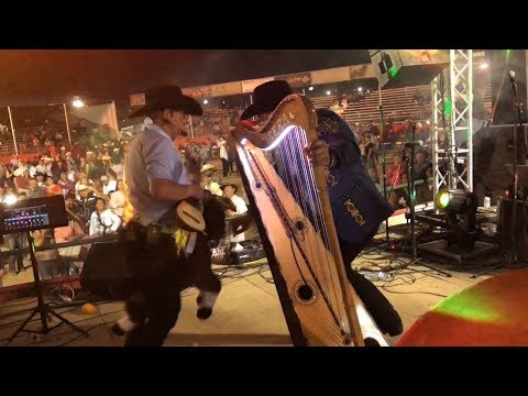 La Raza Obrera Del Viejito y Gurrumino En Los Ángeles Ca