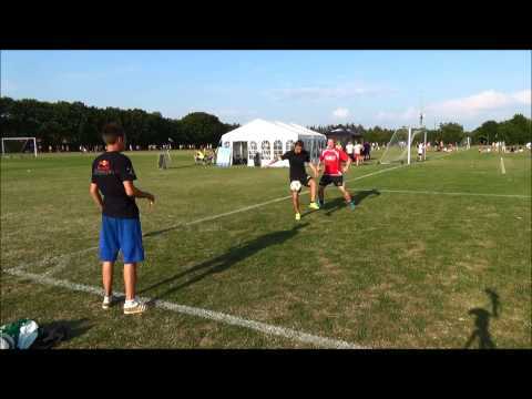 Thomas Gronnemark vs. Pawel Skora | Freestyle Soccer Throw-in Trick Shot