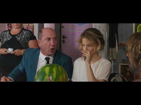 Come un gatto in tangenziale (R. Milani, 2017) - Incomunicabilità fra classi sociali