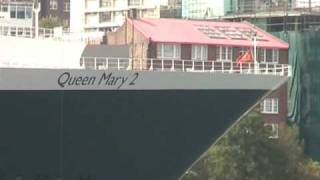 Cruise ships in Sydney - Queen Mary 2