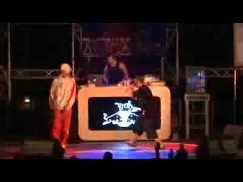 Arkano vs Tase   3 y 4 Alicante 2009 Batalla de Gallos