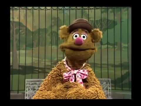 The Muppet Show - 102: Connie Stevens - Intro (1976)