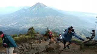 preview picture of video 'Summit attack Gn.Sumbing 3371 mdpl'