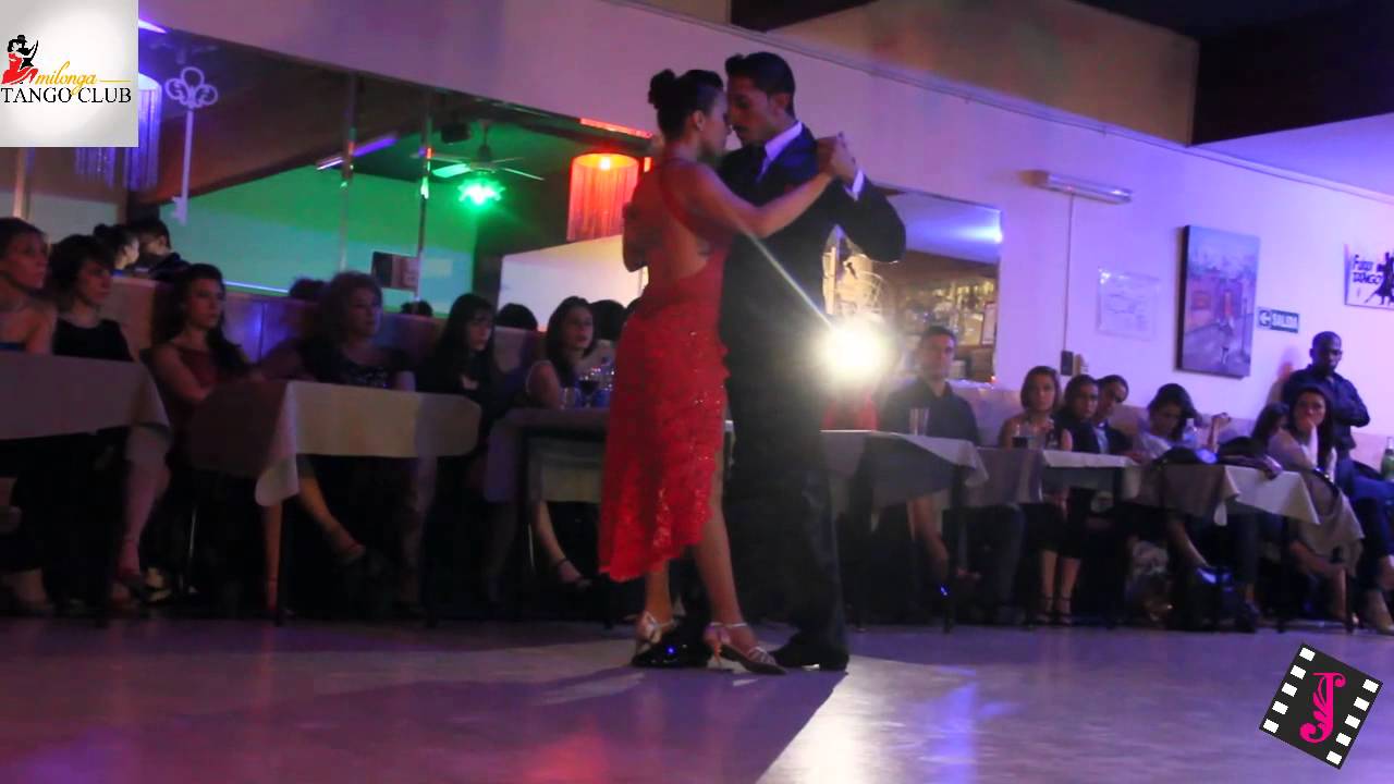 JULIAN SANCHEZ Y LAURA TORRES en el Tango Club "Esta Noche de Luna"