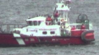 preview picture of video 'Canadian Coast Guard Ship cleaning buoy off Salt Spring Island'