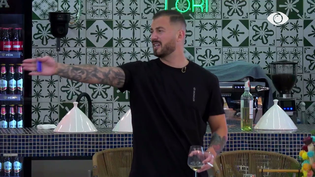 “Ti je kokrra e burracakut”/ Agravon debati mes Romeos dhe Julit: Ti je i shëmtuar dhe jo ai