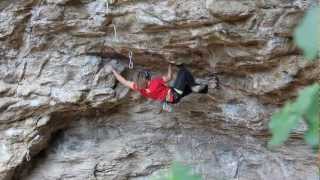 preview picture of video 'Mark Pugh-Williams climbs one of the hardest routes in New Zealand'
