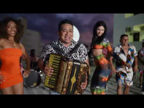 Bertín y Su Condesa and 2 more