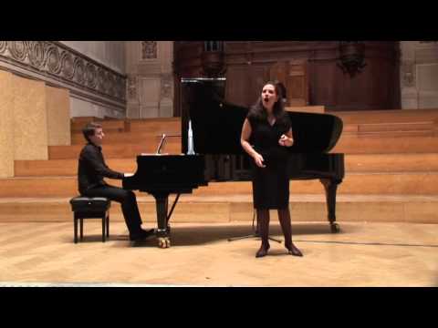 Eva Ganizate sings Bel Raggio Lusinghier from Semiramide of Rossini