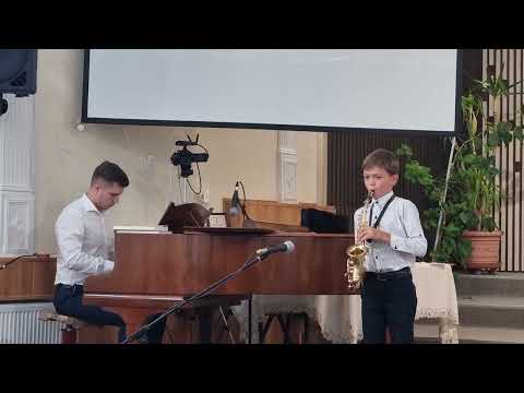 10000 motive Emanuel Luta