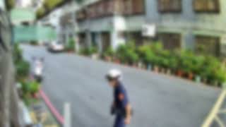 [問卦] 被違停擋出入 警察要我自己移走就好?