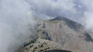 preview picture of video 'Skourta summit (2425m) at Olympos mountain'