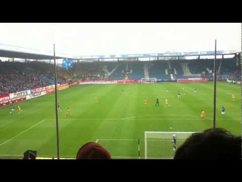 VfL Bochum - Eintracht Braunschweig 2-0 Bochumer Junge in Blau und Weis