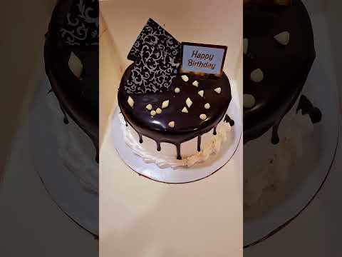 chocolate vanilla cake.....