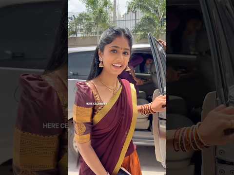 ఫ్యాన్స్ కలవడానికి వచ్చిన నక్షత్ర గాయత్ Irumudi Nakshatra With Gayatri At Ravi Teja Art Cinemas