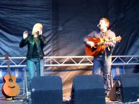 Eleanor Shanley & Mike Hanrahan - The Ballad Of Henry Lee - Live at Temple Bar Tradfest 2011