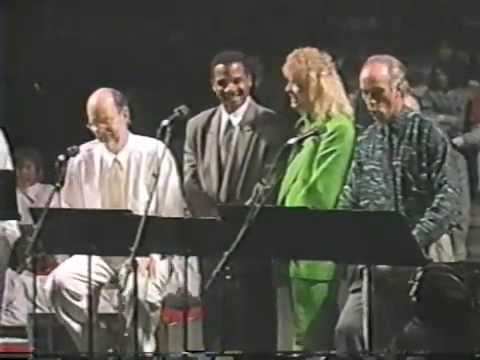 Jim's Favorite Songs 04 - Simon Smith And His Amazing Dancing Bear - Richard Hunt as Scooter and Fr