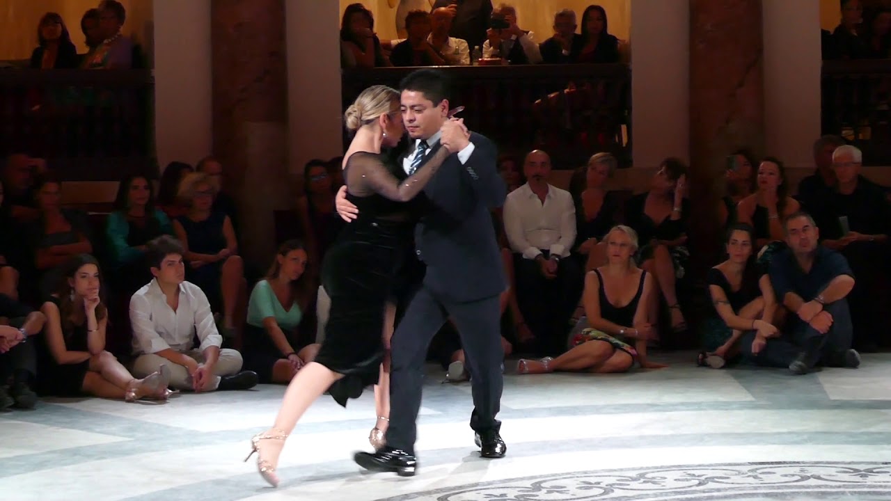 Video thumbnail for Noelia Hurtado & Carlos Espinoza, Sorbos amargos (WinterTangoNapoli 2019, 1/4)