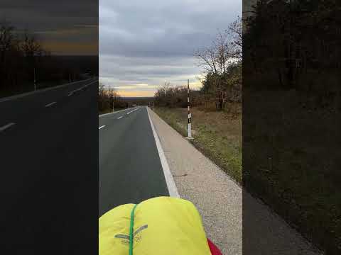 Bajando desde MONTES DE OCA alto esfuerzo en el CAMINO de SANTIAGO