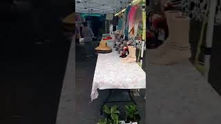 Flea market merchant's, setting up that trap, 🤑🤑 🤑