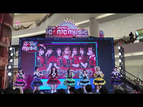 VID 4429 READY TO KISS  [Full Stage ] - Thai-Japan Iconic Music Fest 2022 [D1] @ ICONSIAM
