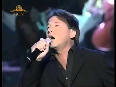 Videoclip de La Clave del Amor — Ricardo Montaner