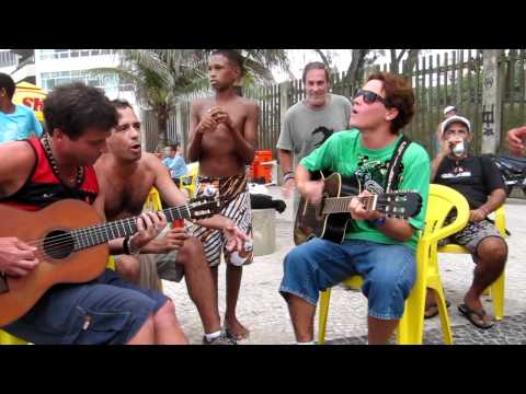 Felipe Dylon singing live at Ipanema Beach - Carnival 2011