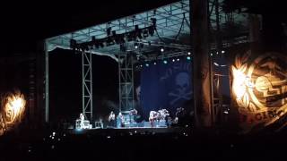 Kenny Chesney in Cheyenne covers Steve Miller and Bob Marley