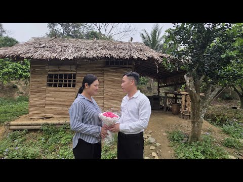 Kind CEO Gives a Meaningful Gift to a Single Mom, Sparking a Love Story