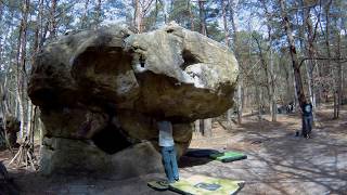 Video thumbnail of Surplomb Rouge, 6a. Fontainebleau