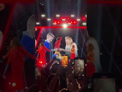 Taylor Swift 22 Hat live Sydney Feb 24 2024 The Eras Tour 