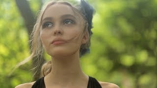 Видео дня: показ Chanel Métiers d'Art Paris Cosmopolite в Токио