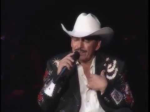 Videoclip de Un Idiota (En Vivo) — Joan Sebastian