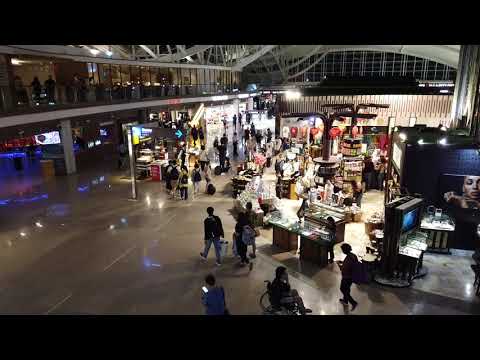 Denpasar, Aeroporto Internacional de Bali / Ngurah Rai, saguão de embarque, indo para casa / Instantâneo 63