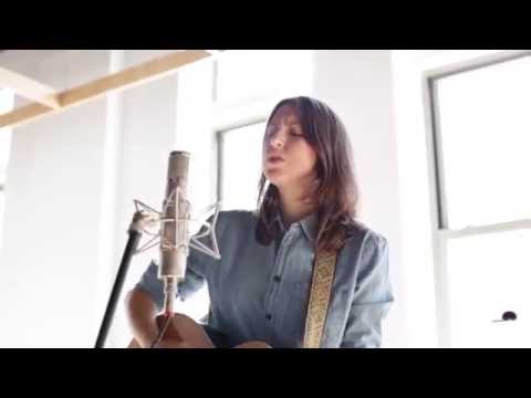 Brooke Annibale - "Remind Me (Acoustic)" [Live Performance]