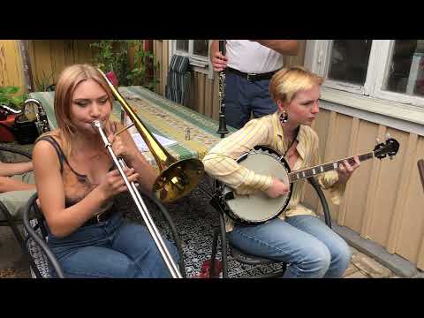 Fidgety feet - Carling Family & friends