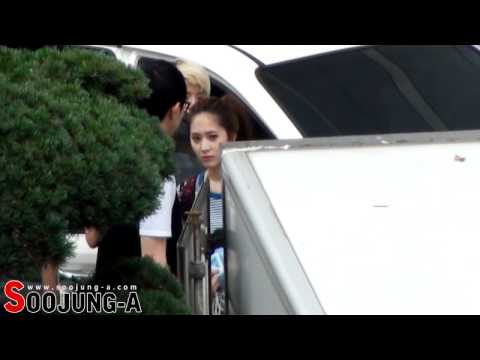110710 f(x) Kryber leaving Inkigayo