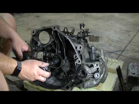 Honda Civic 01-05 (7th GEN) Rear Main seal Clutch/Flywheel Replacement