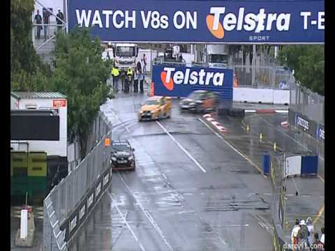 V8supercars 2010 - Sydney Telstra 500 Race 1 Finish - Jonathon Webb Wins